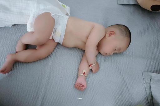 沂南几个月宝宝会抬头